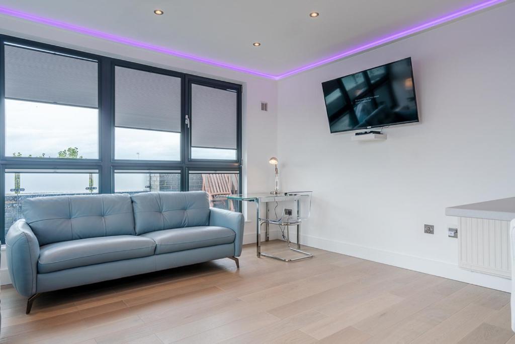 Central Penthouse With Hot Tub & Views 23 Cheltenham Exterior photo