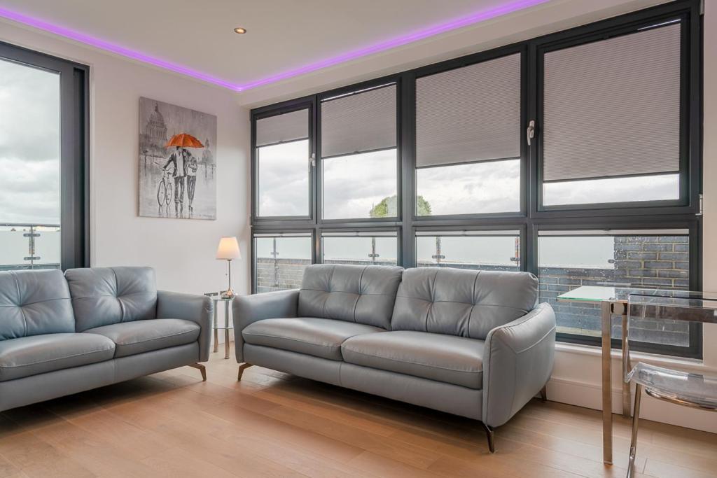 Central Penthouse With Hot Tub & Views 23 Cheltenham Exterior photo