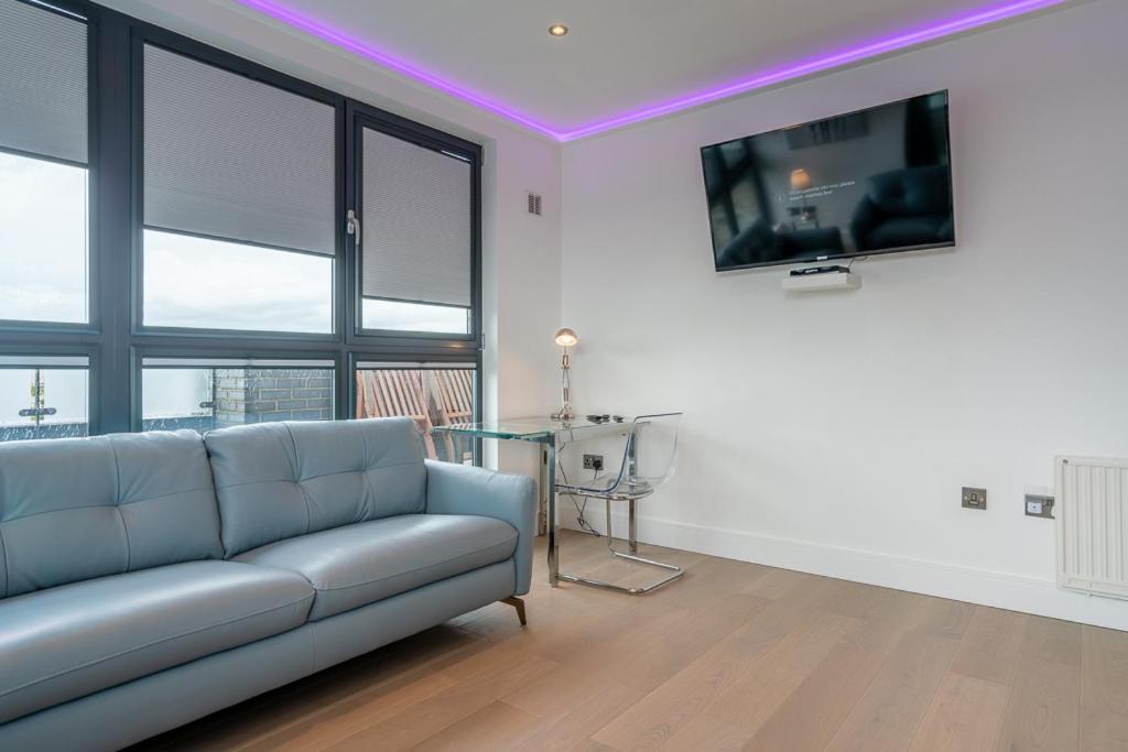 Central Penthouse With Hot Tub & Views 23 Cheltenham Exterior photo