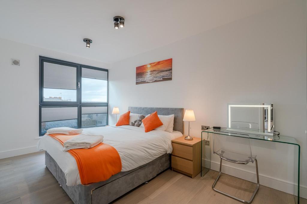 Central Penthouse With Hot Tub & Views 23 Cheltenham Exterior photo